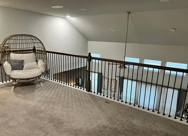 Building Photo - 3200 College Park Dr