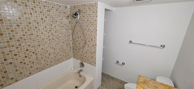 Building Photo - 10425 SW 112th Ave