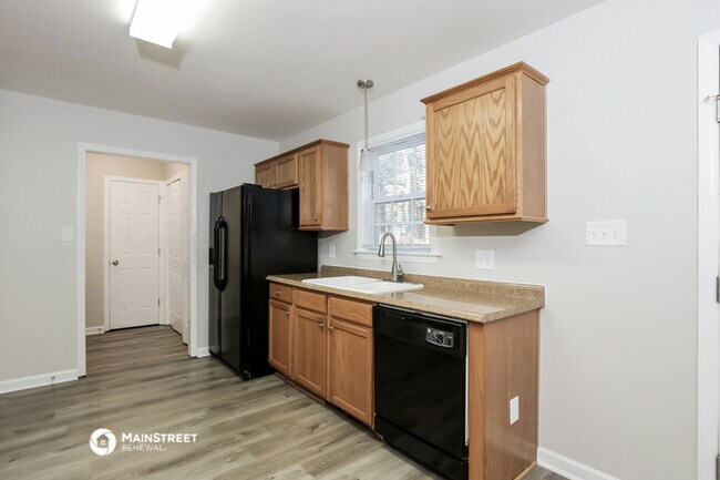Building Photo - 90 Cedarhurst Ln