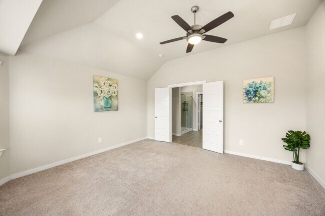 Building Photo - 723 Larkspur Shadow Dr