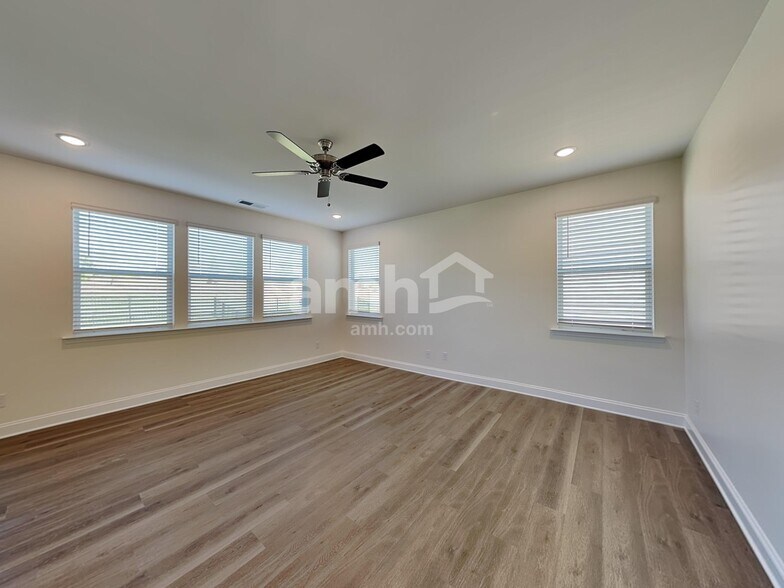 Building Photo - 3508 Lincoln Hts Ln