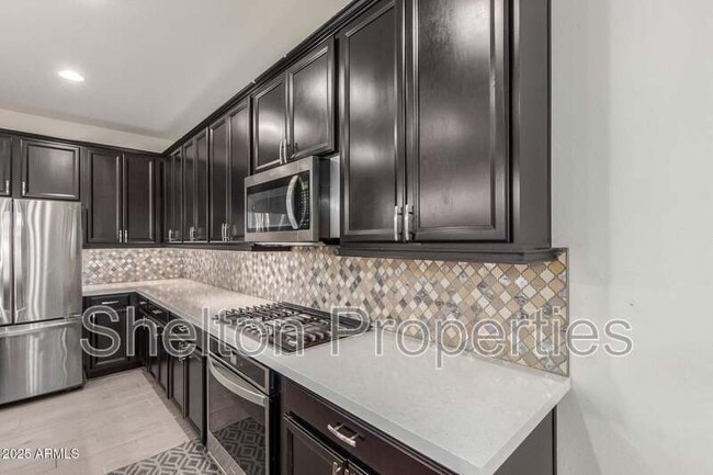 Building Photo - 1310 N Zane Dr