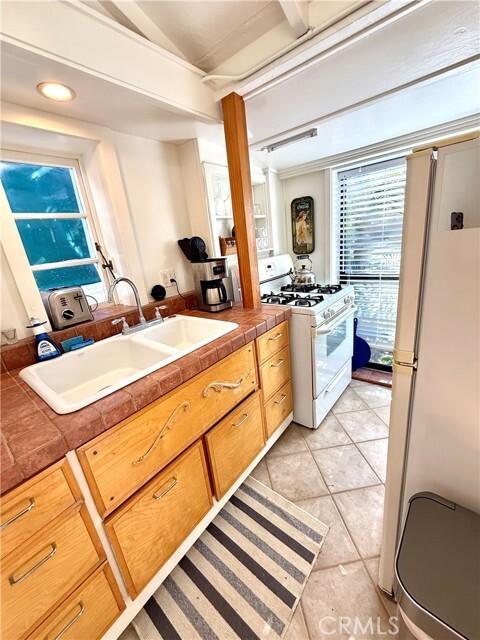 Building Photo - 455 Myrtle St