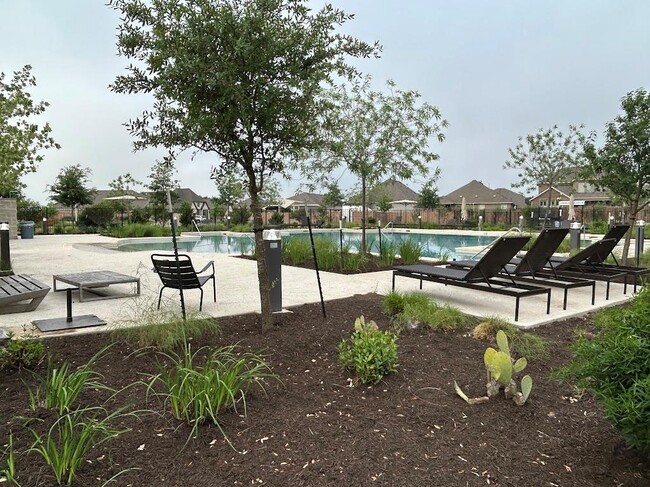 Building Photo - 276 Washington Dr