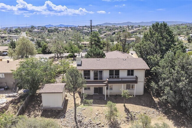 Building Photo - 3 Bedroom, 2 Bath Home with Views in Prescott!