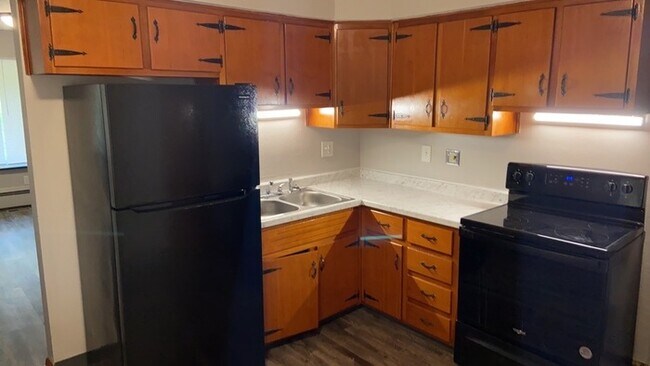 Building Photo - 536 S Main St