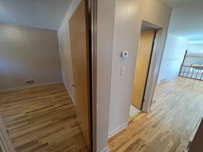 Building Photo - 3 Bed 2 Bath House with Attached 2 Car Garage & Trailer Parking