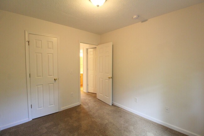 Building Photo - 189 Griffin Ln