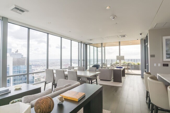 Building Photo - 2bd/1ba Seattle Condo
