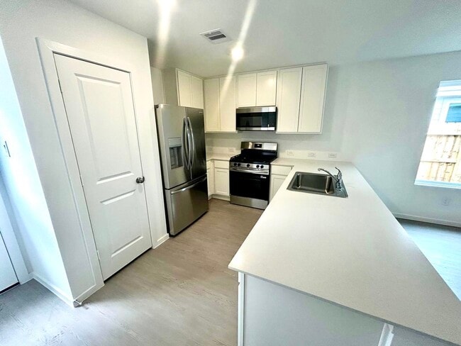 Building Photo - 438 Southern Magnolia Wy