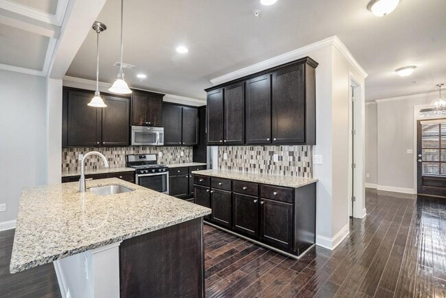 Building Photo - 612 Luckett Ct