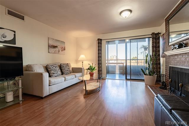 Building Photo - 800 N Pearl St