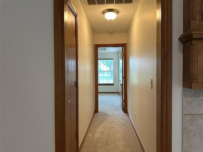 Building Photo - 15713 Traditions Blvd