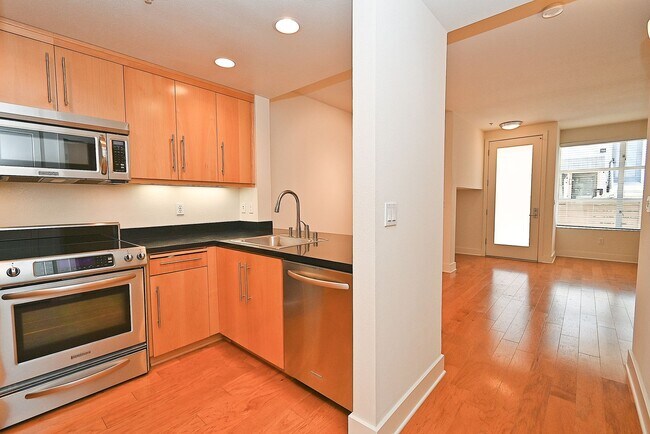 Building Photo - COMING SOON $2,650- CUTEST CONDO IN DOWNTO...