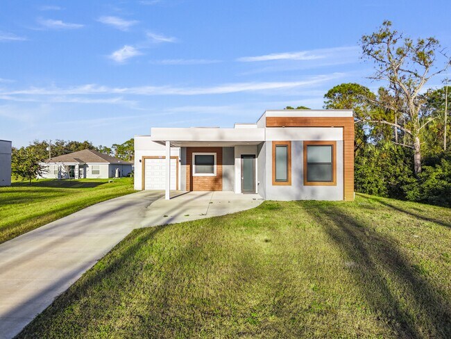 Building Photo - 622 Windermere Dr