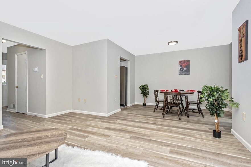 Building Photo - 7249 Mill Run Dr