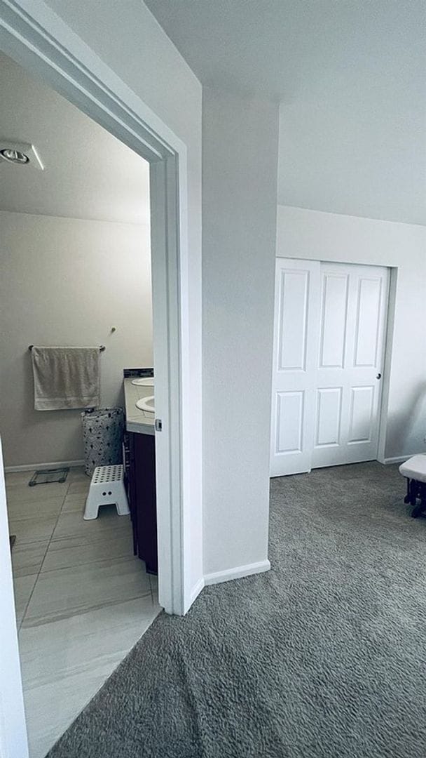 Building Photo - Highly sought-after townhome at Mill Creek Meadows with 2 Bed and 2.5 Bath