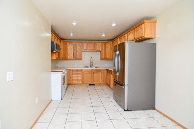 Building Photo - 235 Cavil Way