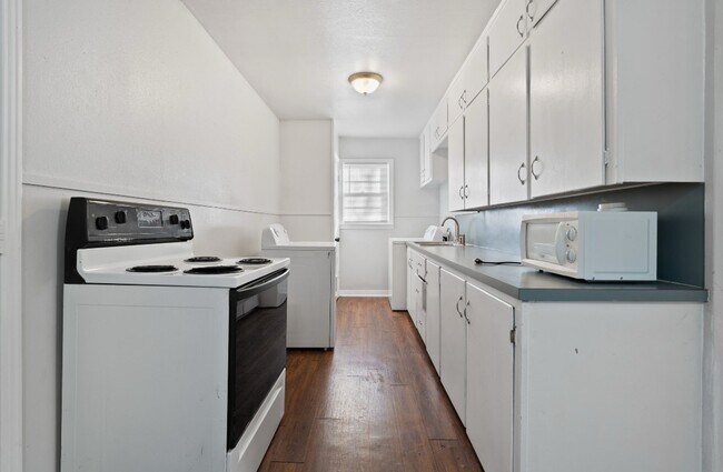 Building Photo - 1924 26th St