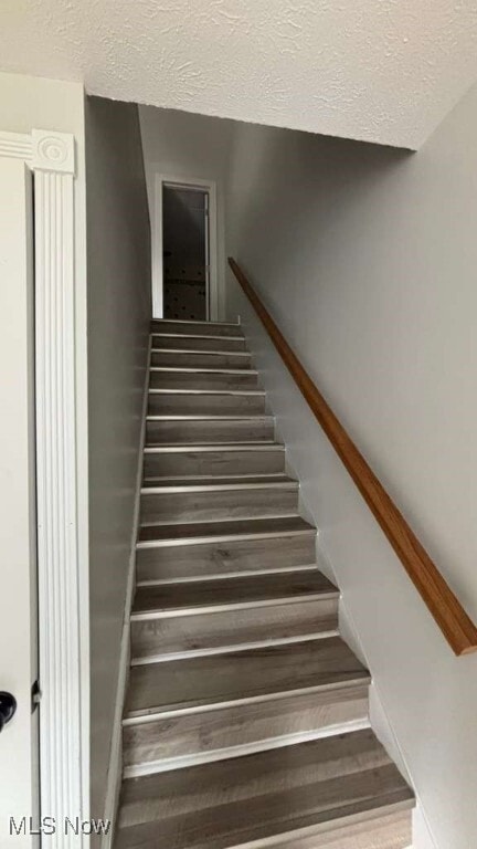 Building Photo - 1651 Mentor Ave