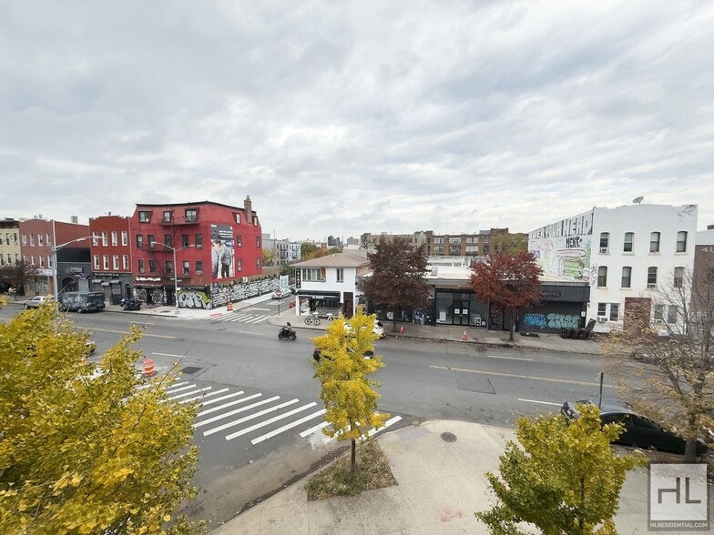 Building Photo - NO FEE / Spacious Sunlit Bushwick Studio /...