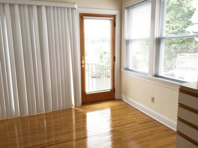 kitchen - 54 Franklin Pl