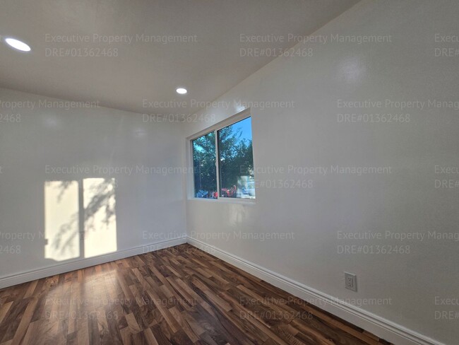 Building Photo - Remodeled 3 bedroom/ 1 bathroom