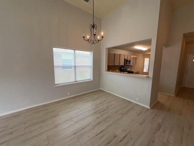 Building Photo - 6011 Baldwin Elm St