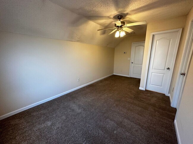 Building Photo - BRIDGEWATER HOME! PRE-LEASING FOR AUGUST 1ST, 2026! 1/2 Off Deposit!