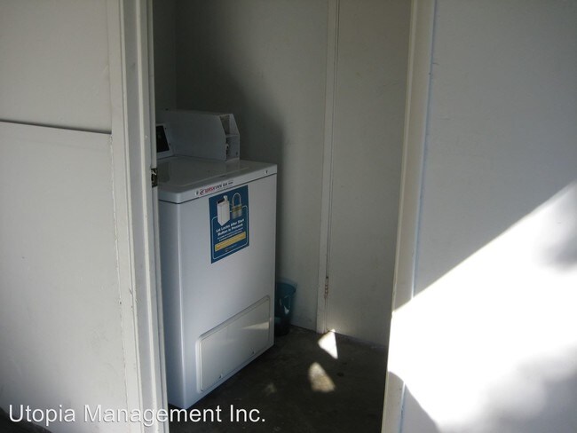 Building Photo - 2 br, 1 bath House - 1493 Del Rio Circle #A