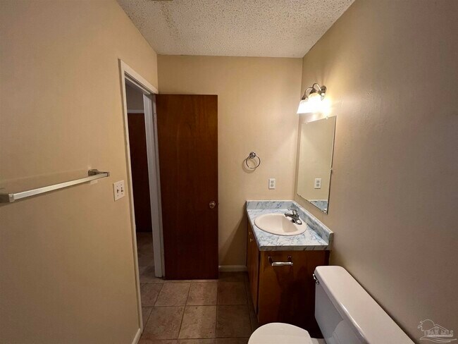 Building Photo - 224 Jeffery Ln