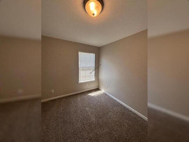 Building Photo - 15 Wedgewood Dr