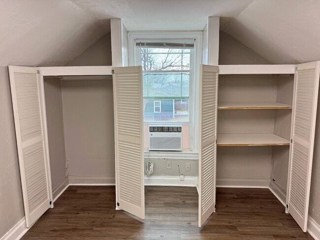 Building Photo - 2706 Palmetto Dr