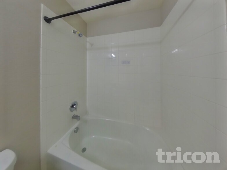 Building Photo - 949 Corbitt Ln