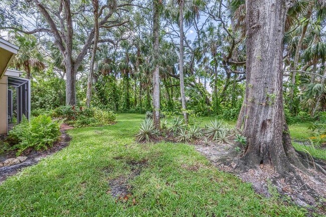Building Photo - 5051 Village Garden Dr