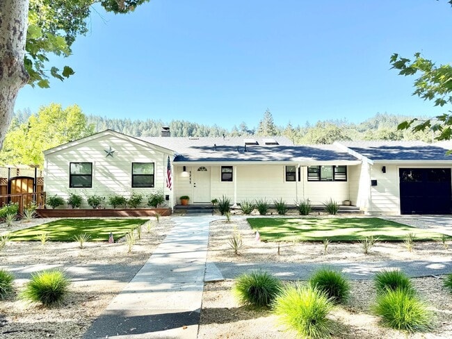 Primary Photo - Beautiful Remodeled Calistoga Home