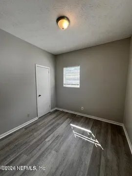 Building Photo - 834 N Washington St