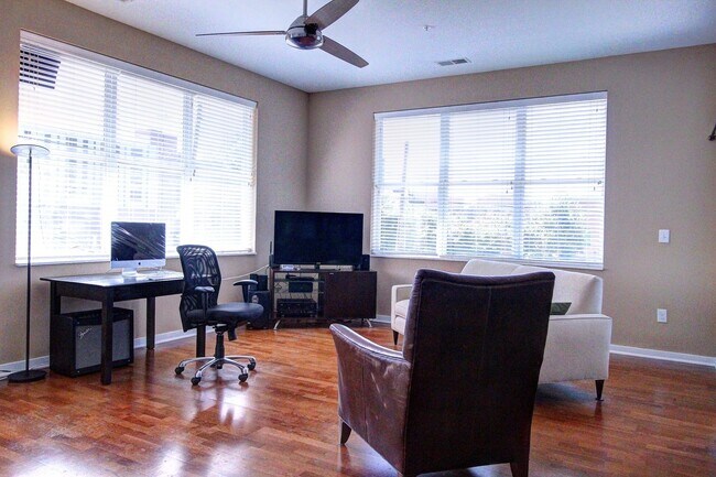 Building Photo - Downtown Durham 1bd/1ba Corner-Unit Condo with On-Site Personal 1-Car Garage!