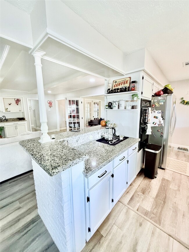 Building Photo - 7146 Bayou Forest Dr