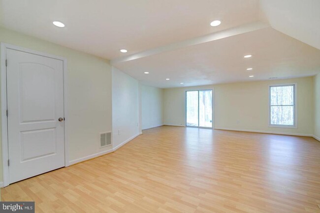 Building Photo - 14510 Mayfair Dr