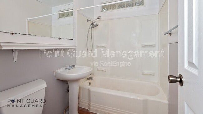 Building Photo - 808 N Pinecrest Ave