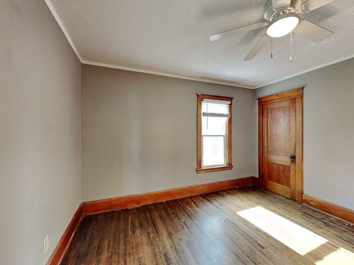 Building Photo - 1403 Barclay St