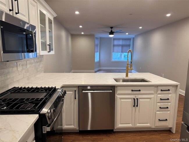 Building Photo - 3111 Leeward Dr