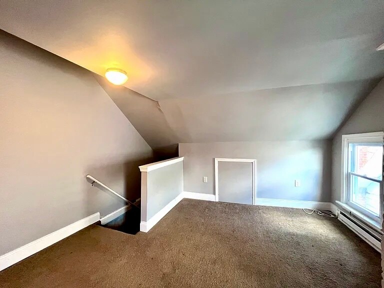 Building Photo - 148 Beckley St