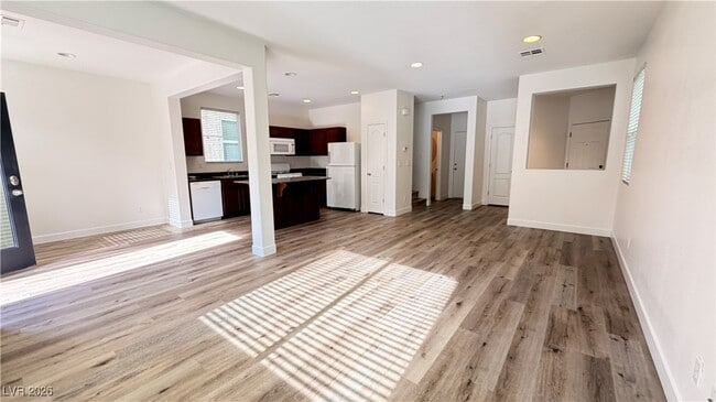 Building Photo - 7375 Benlomond Ave