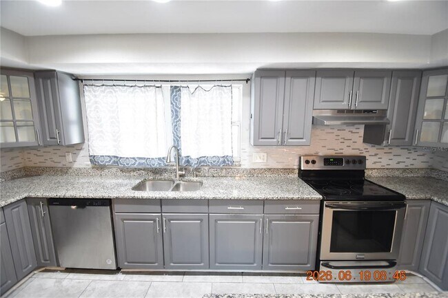 Building Photo - 3273 Harbor Lake Dr
