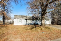 Building Photo - 10008 E 78 Terrace