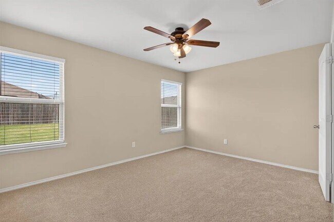 Building Photo - 416 Azalea Dr