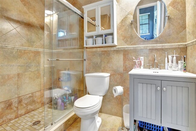 Building Photo - 484 Westree Ln