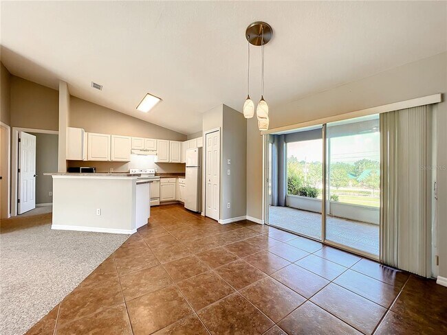 Building Photo - 1364 Hillview Dr